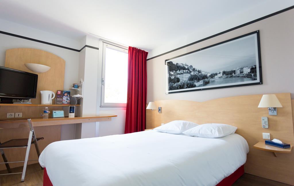 Hotel Inn Grenoble Eybens Parc Des Expositions Ex Kyriad ภายนอก รูปภาพ